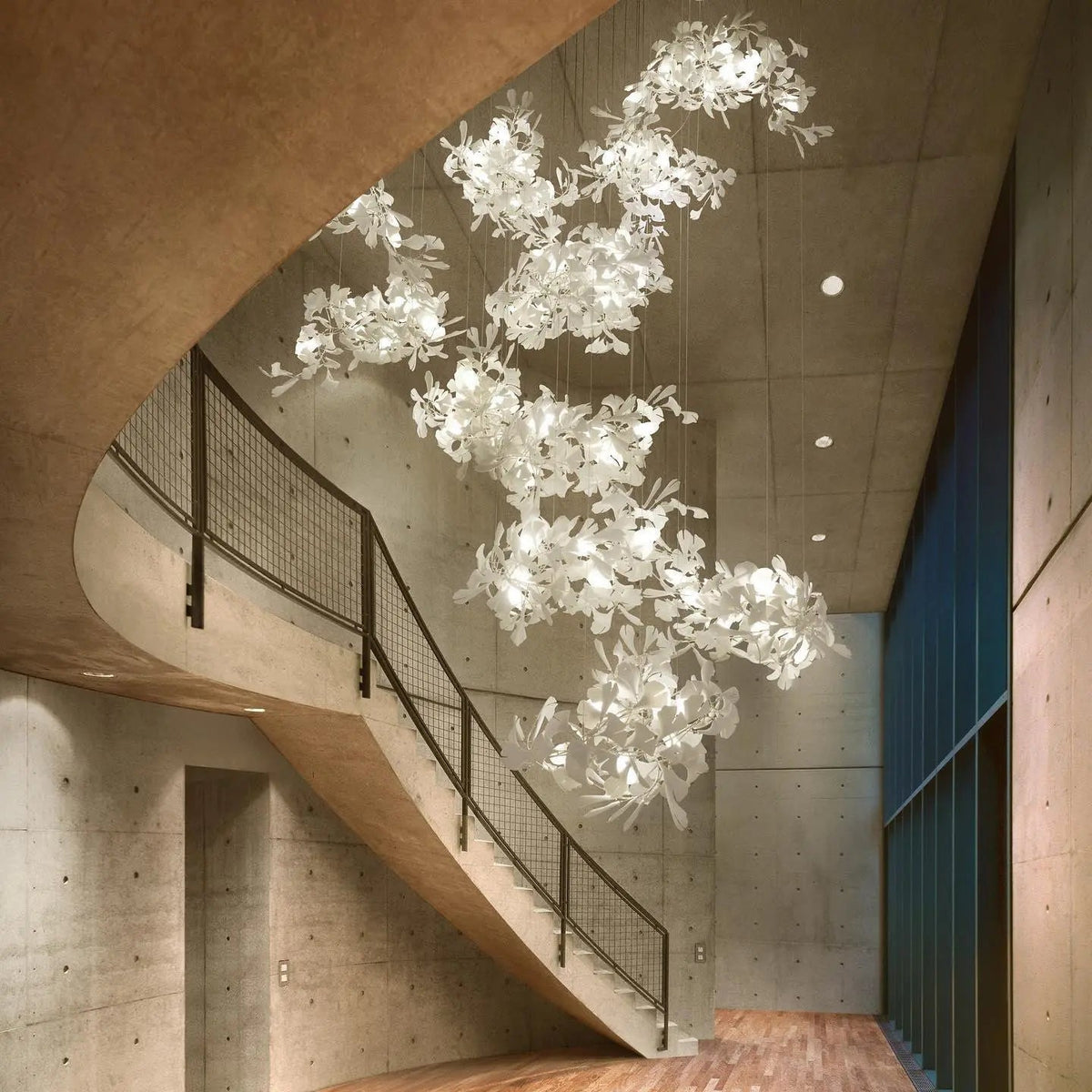 Lustre Floral Doré en Céramique